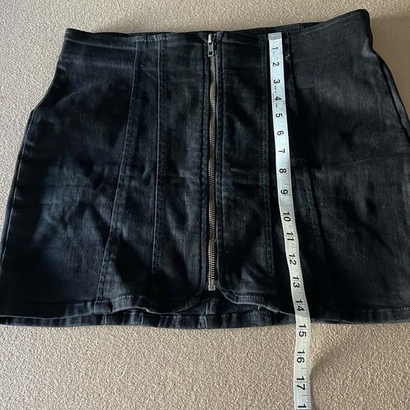Free People We The Free Layla Zip-Front Denim Miniskirt- Black- 8 - Picture 12 of 13